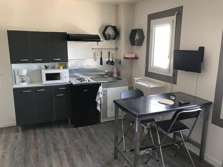 Studio Near Downtown And Old Port La Rochelle  Zewnętrze zdjęcie
